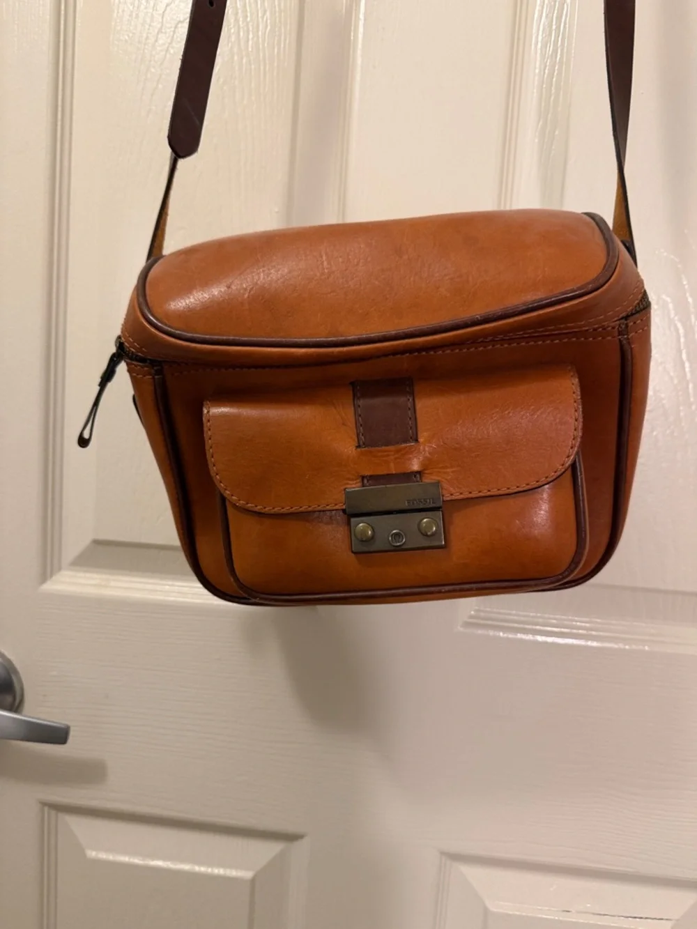 Fossil Tan Leather Crossbody Camera Bag - Picture 1 of 5